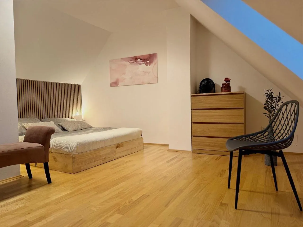 Carillon By Bestchoice - Old City - Self Check-In With Parking Option Graz Apartment