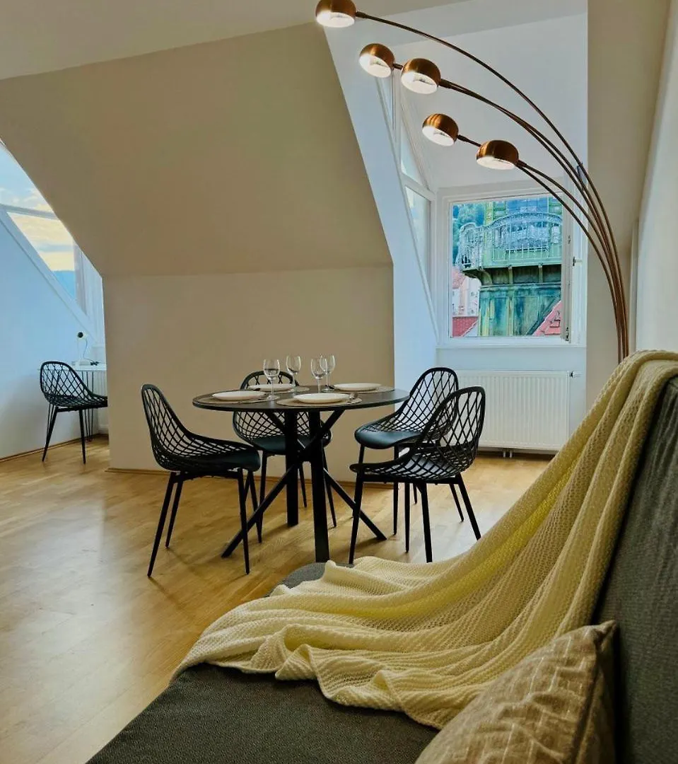 Carillon By Bestchoice - Old City - Self Check-In With Parking Option Graz Apartment